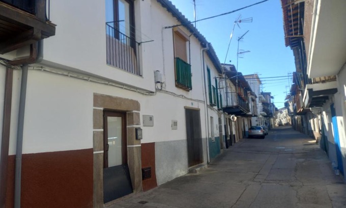 Aldeanueva del Camino Apartment | El Mullaero