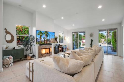 Palm Desert House | El Paseo Paradise 3BR Desert Oasis with pool & spa