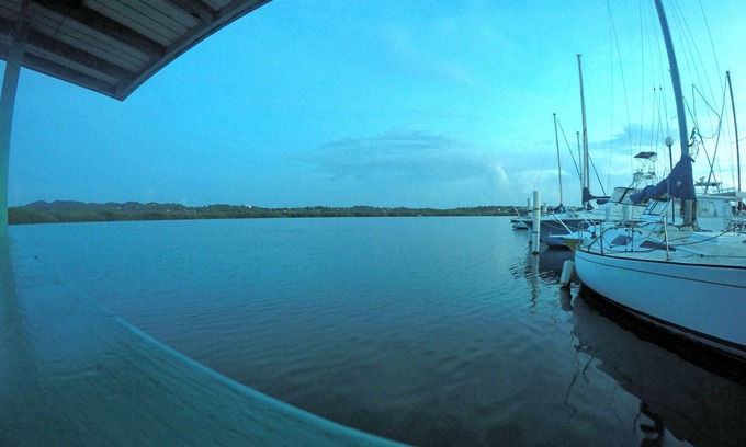 Puerto Real Boat Rental | El Pelícano Tropical-Rustic Houseboat