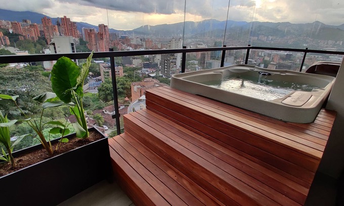 Lalinde Apartment | El Poblado, Medellín - Private Hot Tub & Balcony - 3BR - View - Wake 1111!