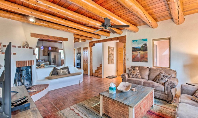 El Prado House | El Prado Townhome w/View of Taos Mountains!