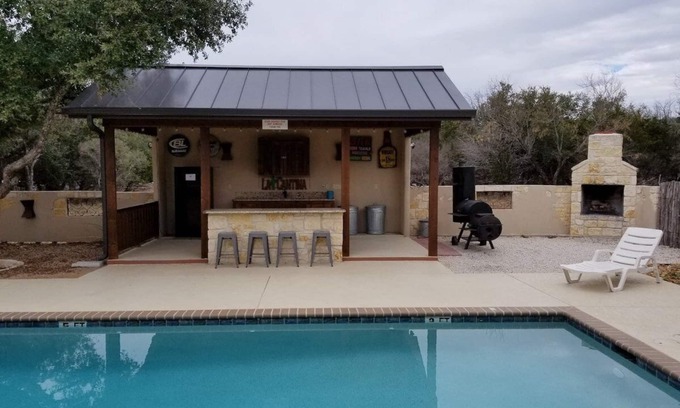 Sabinal House | El Ranchito @ Frio Select Rental Homes