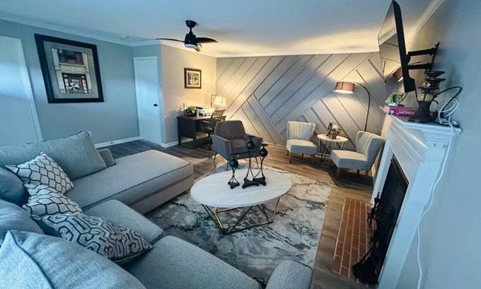 Goldsboro House | El Rancho Powell