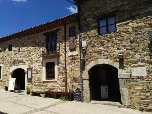 Rabanal del Camino Hotel | El Refugio Hostería