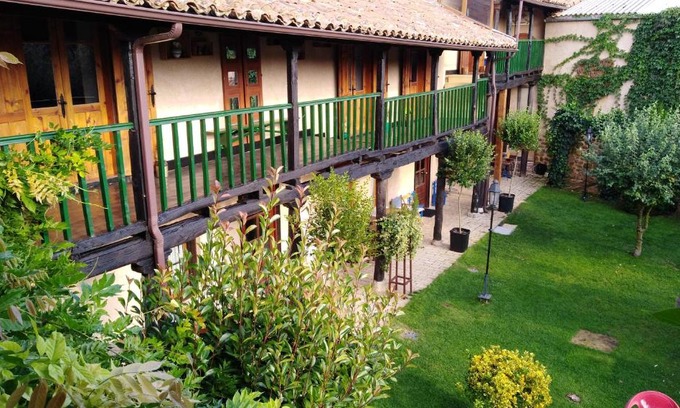 Llamas de la Ribera House | El Rinconcito de Llamas