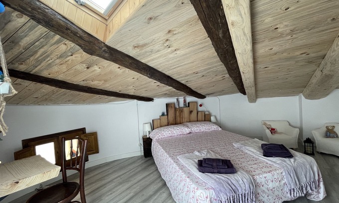 Vilaverd Cottage | El Secret de la LLegenda, the cavalier