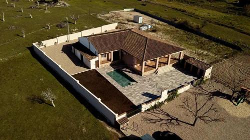 Velada House | EL SECRETO DE LOS PERALES
