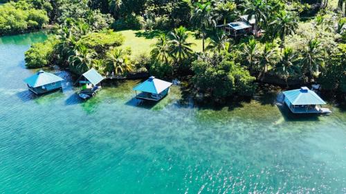 Hope Well Bed & Breakfast | El Toucan Loco Floating Lodges