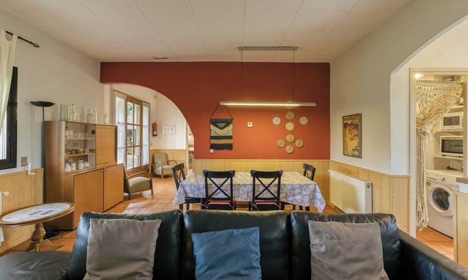 Santa Margarida de Bianya Ski Chalet | El Xalet - Mas Prat rural apartment for 6 people