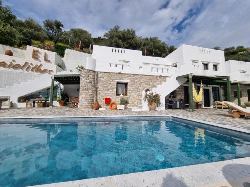 Naxos Hotel | ELAIOLITHOS - Luxury Villa Suites - Adults Only
