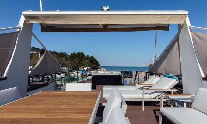 Piran Boat Rental | Eldamar Floating House Marina Portorož
