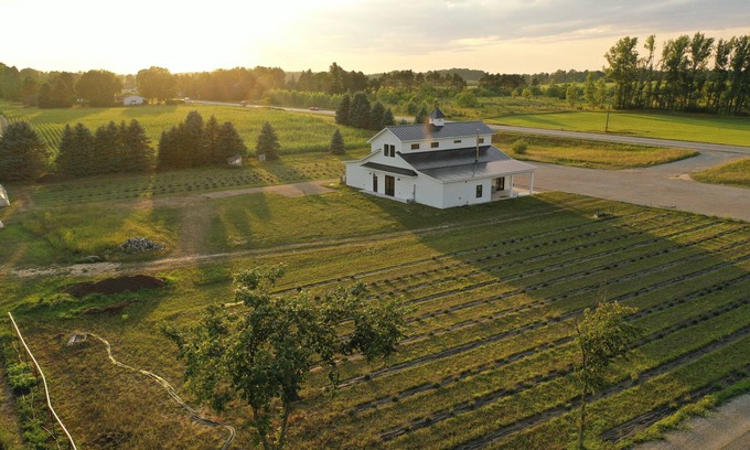 Traverse City Bed & Breakfast | Elderberry Farms Estate Farmstay