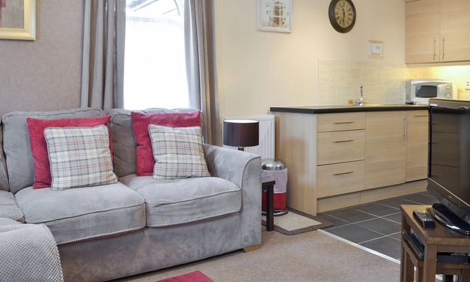 Cayton Cottage | Eldin Hall Cottage 2 - UK2484