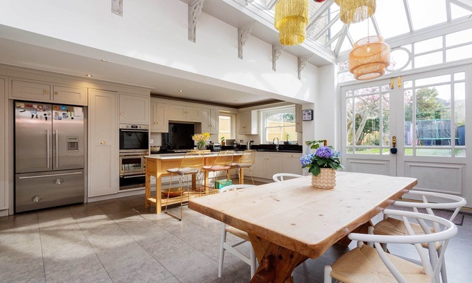 Wandsworth Common House | Electric Dreams, by Veeve