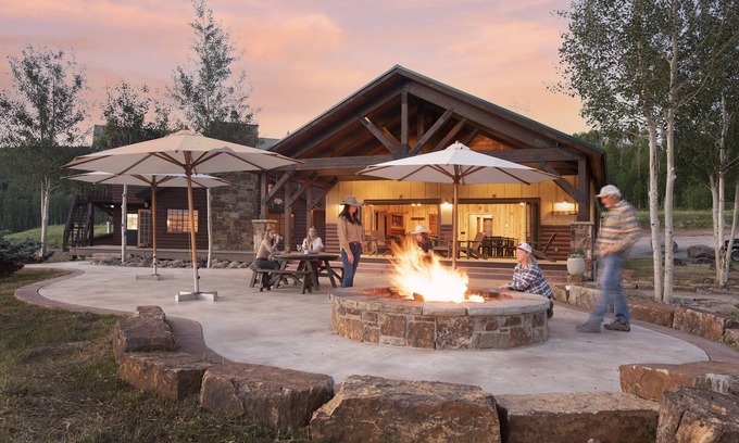 Paonia Cabin | Electric Mountain Lodge: Mountain Views/Restaurant/Bar/Events/Snowmobiles | 7