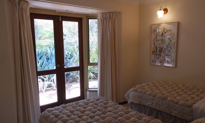 Wungong House | Eleebana Guest House