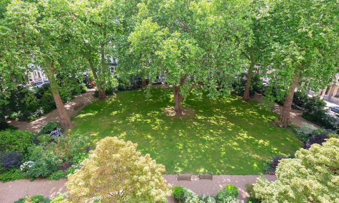 Knightsbridge and Belgravia Apartment | Elegant 1BR Flat w/Balcony by Hyde Park
