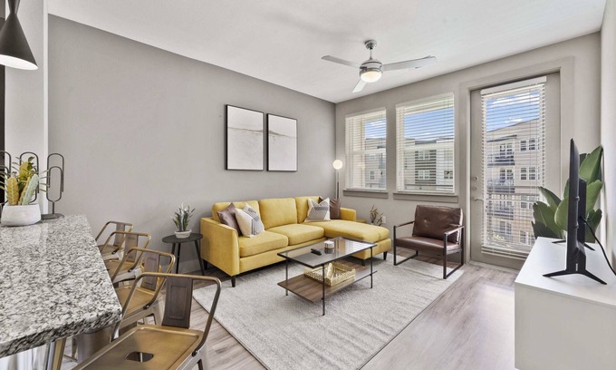 Montopolis Apartment | Elegant 1BR king suite close to DT w/fast WiFi