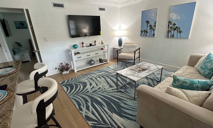 Old Naples Condo | Elegant 1BR Olde Naples POOL SPA WD, NOW AVAIL FOR October-Dec 2025