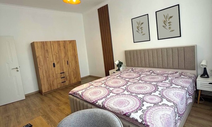 Sofia City Center Apartment | Elegant 2-BDR, Top Center, 1.5 BATH, 2025 Full Renovation, 2xAC