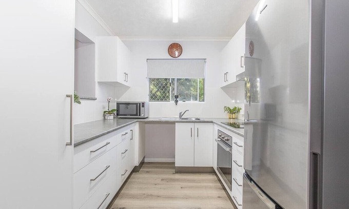 Rosslea Apartment | Elegant 2 bed 1 bath apartment