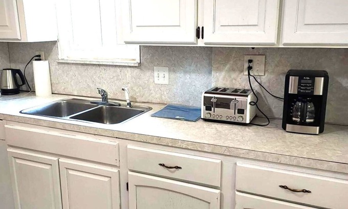 Detroit House | Elegant 3 bed house with 3.5 baths – minutes from Detroit downtown