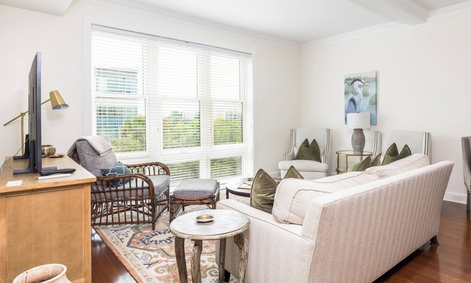 Ansonborough Condo | Elegant 3-Bedroom Condo in Historic Charleston – Steps from the Action