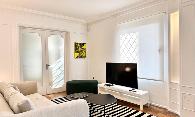 Santiago Apartment | Elegant 3-bedroom Neo Classic apartment in Providencia. Art and Chilean Design