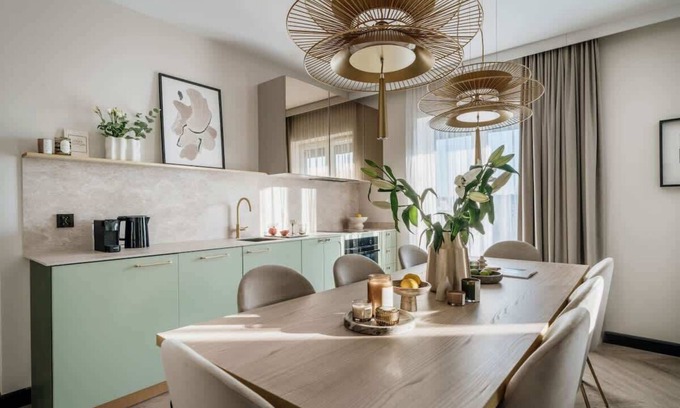 Piasek Połnoc Apartment | Elegant 4-Bedroom Haven with Scenic Views