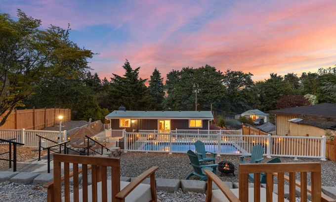 Highline House | Elegant 4BR/3BA Villa Pool & Resort Perks