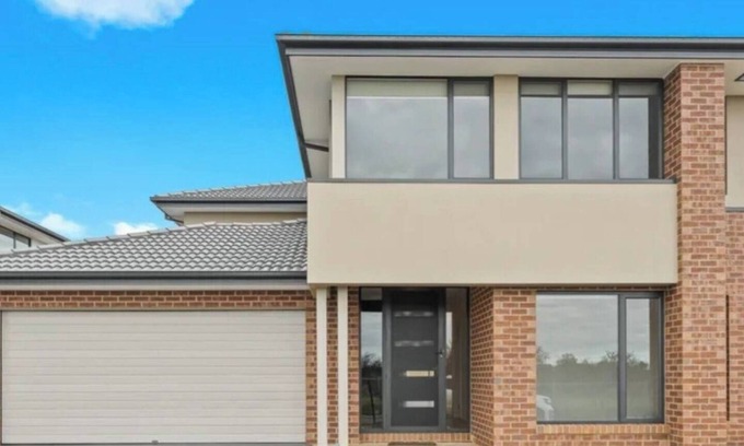 Clyde House | Elegant 5 Bed Brand New Spacious House