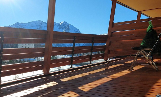Sestriere Apartment | Elegant apartment in Sestriere, with indoor parking space and free wifi.