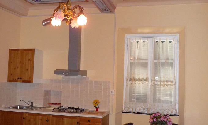Deiva Marina Apartment | Elegant apartment with garden and private parking 800 meters from the sea