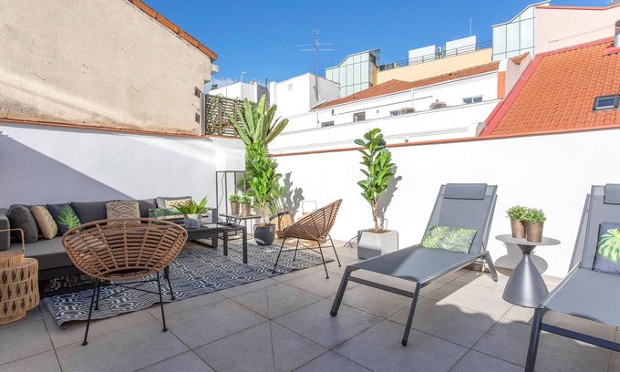 Cortes Apartment | Elegant apartment near Museum Thyssen. Madrazo IV