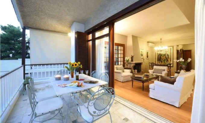 Vari-Voula-Vouliagmeni Apartment | Elegant apartment with Sea View