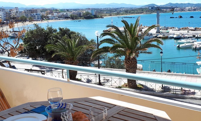 Nea Chora Apartment | Elegant APT with amazing SEAVIEWS, by sandy beach & Chania old town and center
