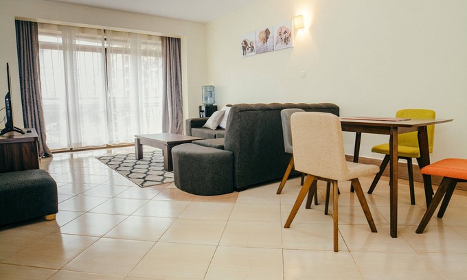 Ruaka House | ELEGANT ART DECO APARTMENT WITH FREE WIFI & NETFLIX