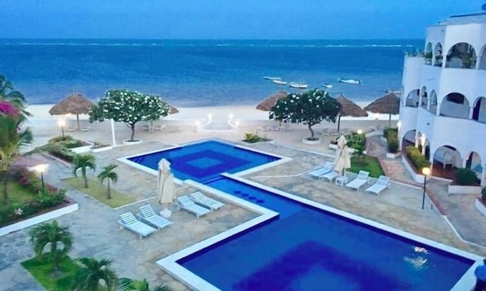 Malindi Marine National Park Apartment | Elegant beach front apartment, pool, daily housekeeping, fast speed wi-fi