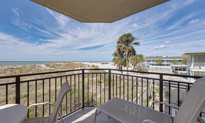 Belle Vista Condo | Elegant Beachfront | Walk Everywhere