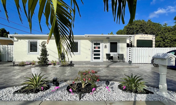 Hialeah House | Elegant beautiful house w/pool 10 min from Miami Int. Airport