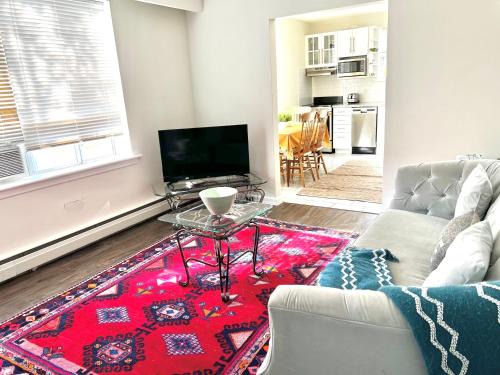 Burlington Apartment | Elegant Brand New Apartment in Central Burlington