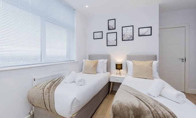 Aylesbury Apartment | Elegant Central★Private Parking★Leisure★Contractor