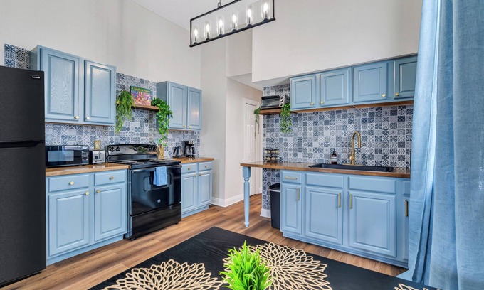 Leonidas Apartment | Elegant Charm in Carrollton: 2BR, 1BA Shotgun Home. Spacious Patio - Steps to St. Charles Streetcar