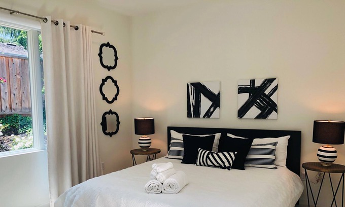 Monte Sereno House | Elegant chic guest house