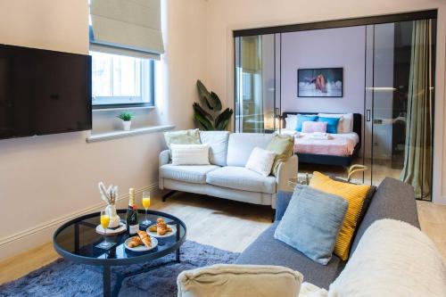 Chinatown Apartment | Elegant Chinatown Stay - Dining, Shops, Nightlife