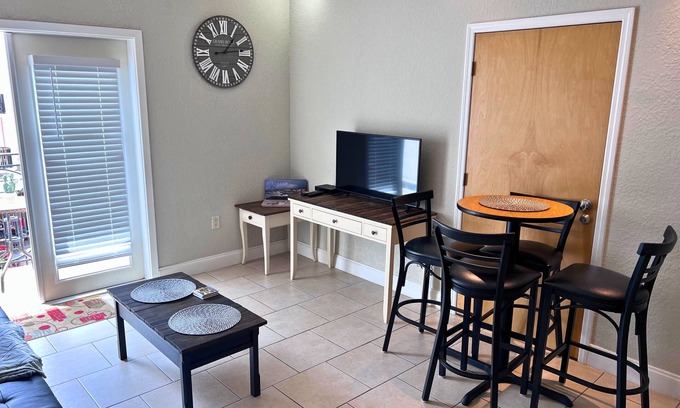 Palm Coast Condo | Elegant Condo - European Charm