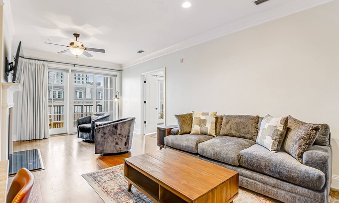 Historic District - North Condo | Elegant condo with river & city hall views, balcony & central AC