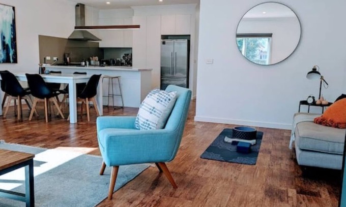 Ballarat House | Elegant Cosy Ballarat Central Getaway with Tesla Chargern