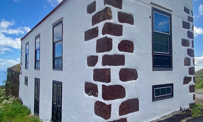 Valverde Ski Chalet | Elegant Countryside Home in Valverde, El Hierro