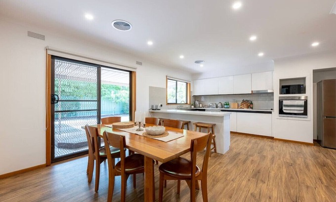 Horsham House | Elegant Country Escape